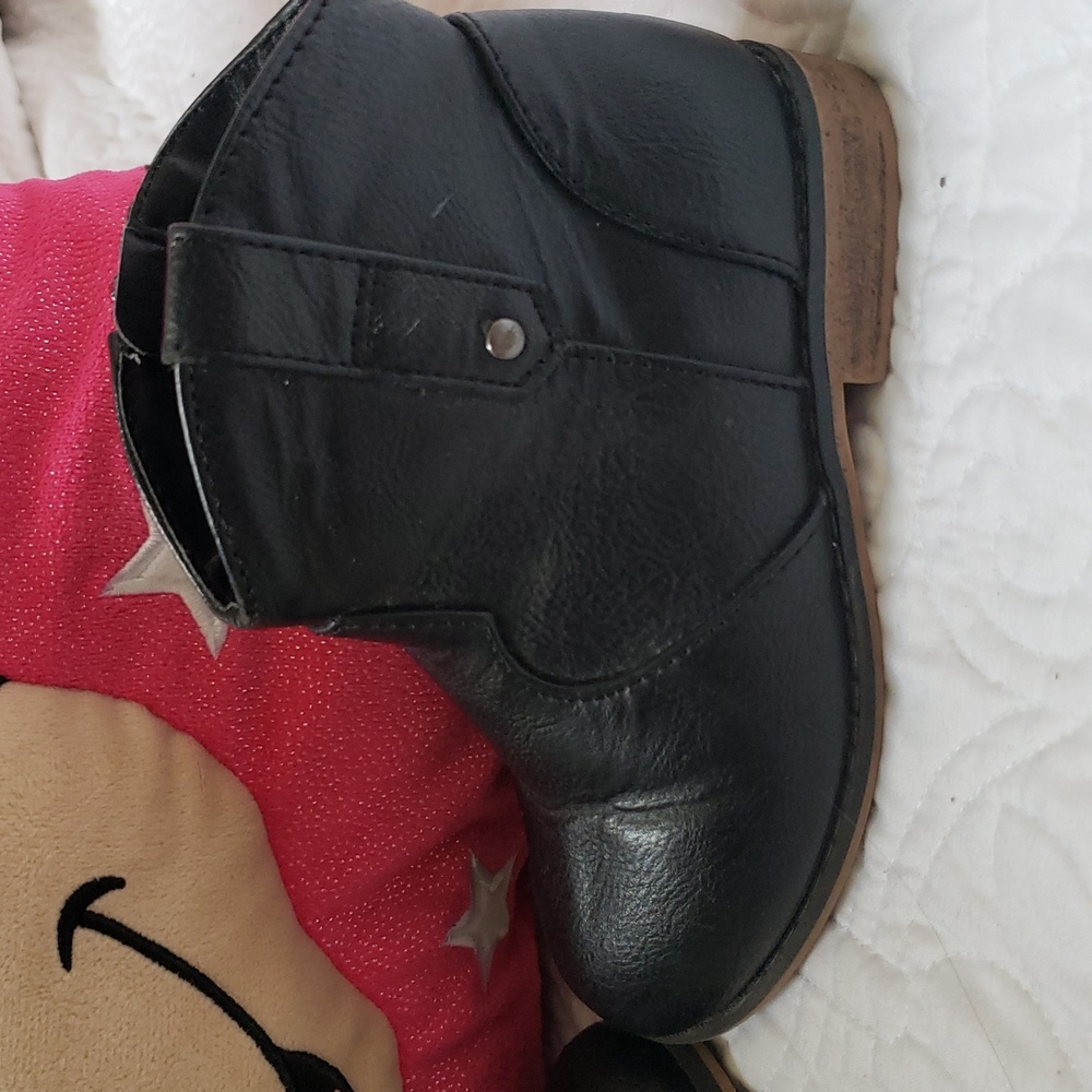 Cat & Jack Black Western Boots size 9